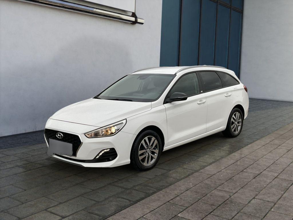 HYUNDAI i30 Kombi 1.6 CRDI YES! Navi Sitzheizung PDC